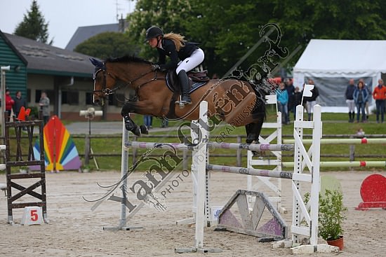 AS7V1030.jpg Samedi 6 au Lundi 8 Mai 2017 - CFA d'Yvetot - CSO Chevaux Sophie LEROY,Prince Des Etisses,
