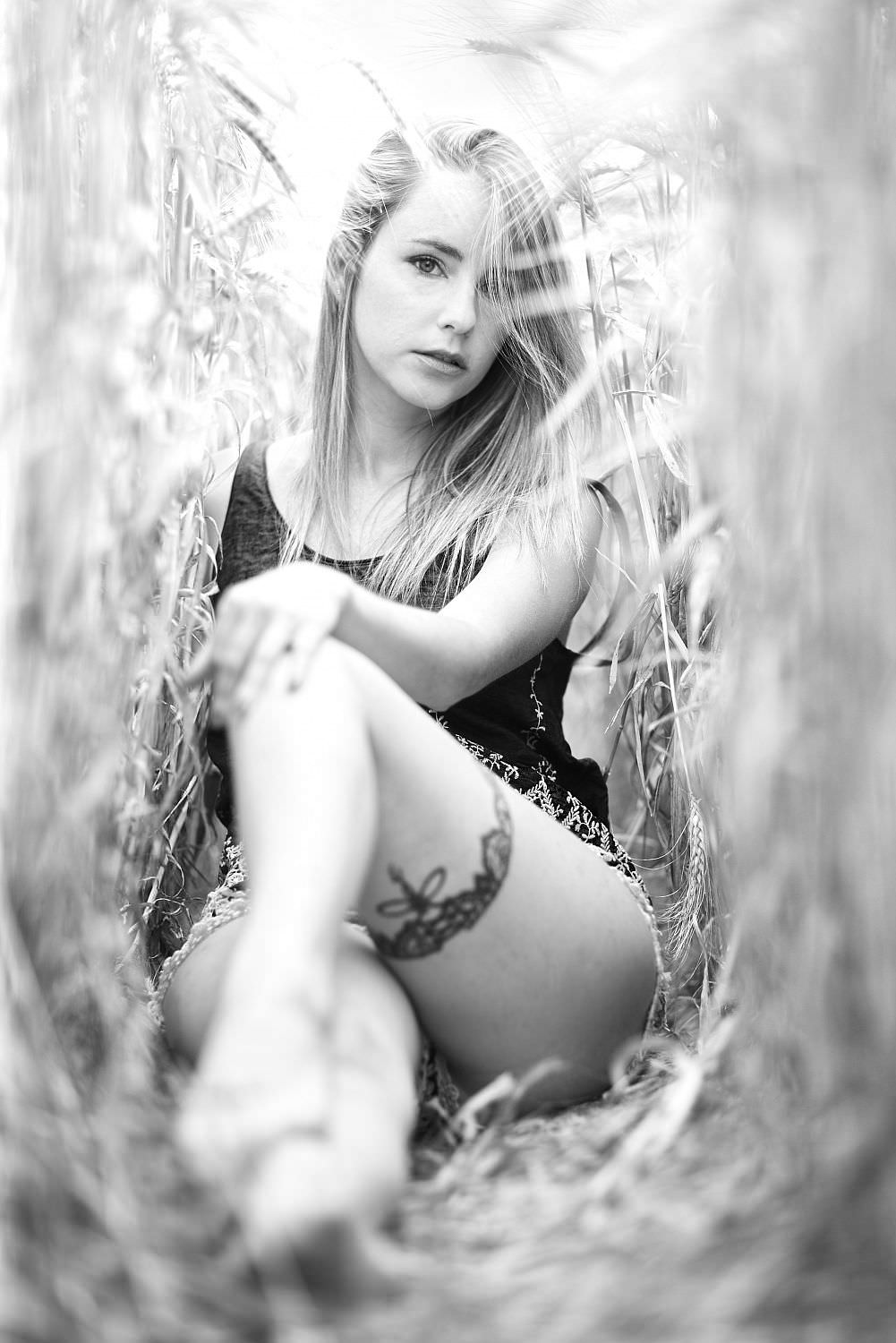 photo portrait noir blanc champs