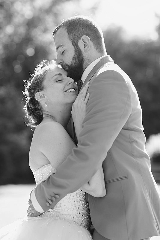 photo couple mariage noir blanc